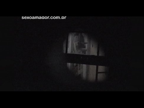 ❤️ Lourinho é filmado secretamente por um voyeur de bairro escondido atrás de tijolos ocos Sexo superior em pt.raceporn.ru ❌❤